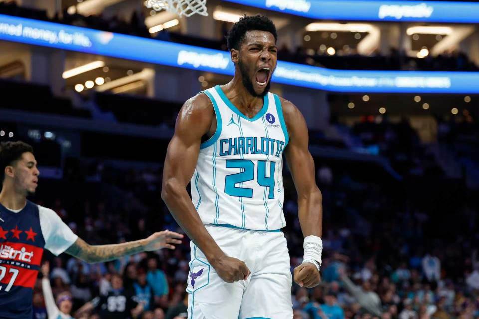 米兰体育黄蜂险胜奇才：米勒39分生涯新高迎500三分里程碑 浓眉29+10